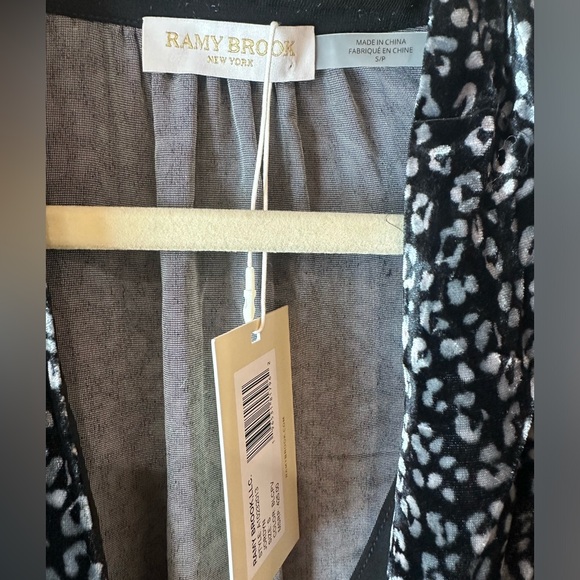 NWT RAMY BROOK Jordyn Leopard Print Velvet Top - Picture 3 of 8